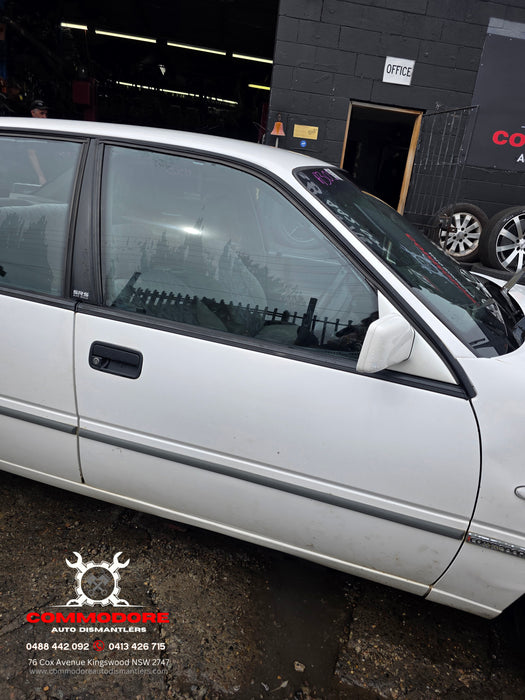 A305 - VR Holden Commodore SEDAN - Front Door Rubber Driver's Front