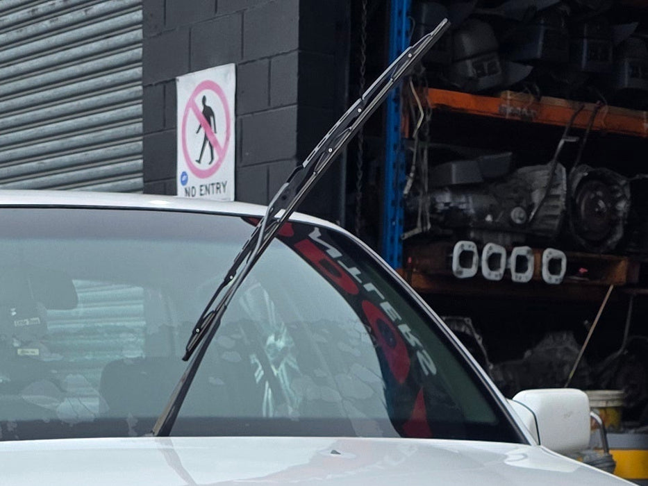 A305 - VR Holden Commodore SEDAN - Windscreen Wiper Arm - Passenger's Side