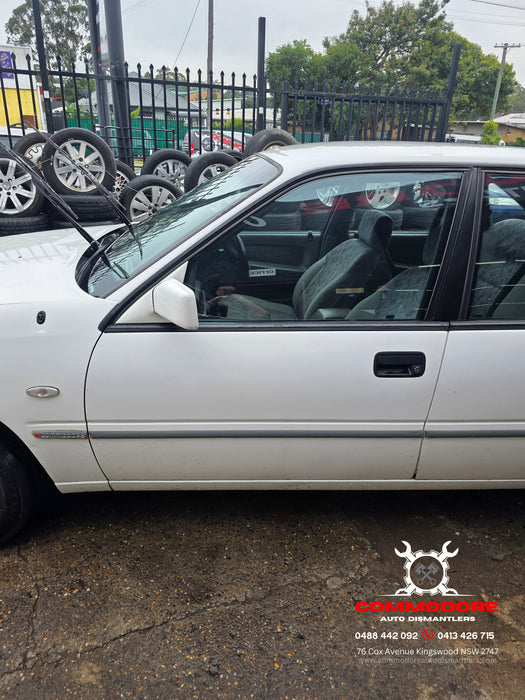 A305 - VR Holden Commodore SEDAN - Side Sill Strips / Rubbers (PAIR)