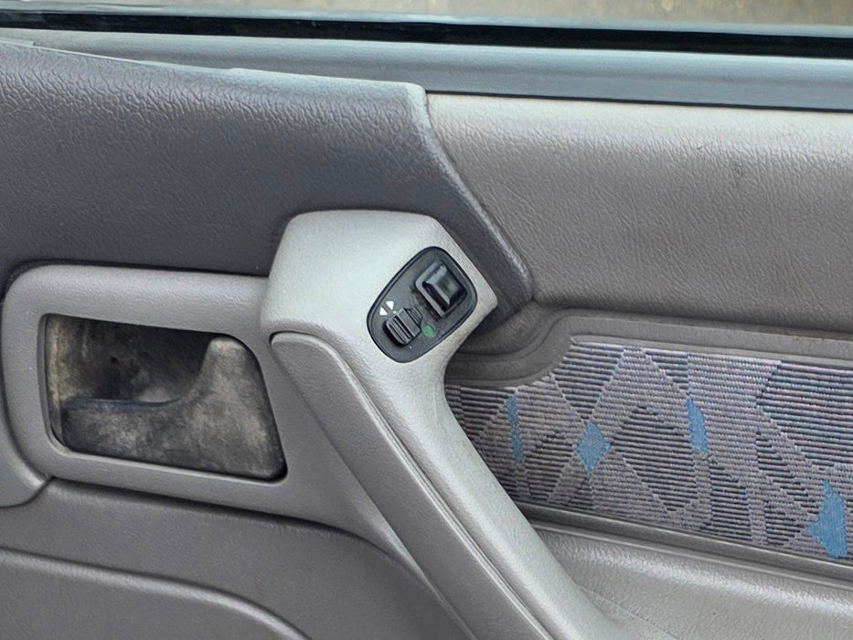 A305 - VR Holden Commodore SEDAN (1994) - Power Mirror Switch - BLACK