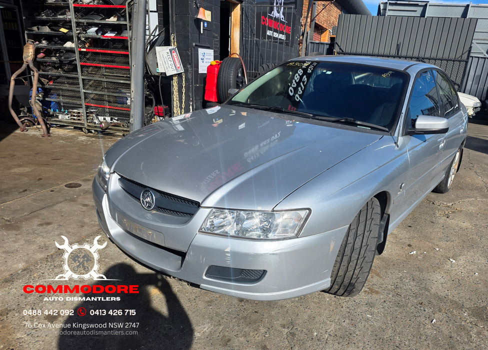 A304 - VZ Holden Commodore SEDAN - Front Bar w/ Upper Grille GENUINE - SILVER #470G