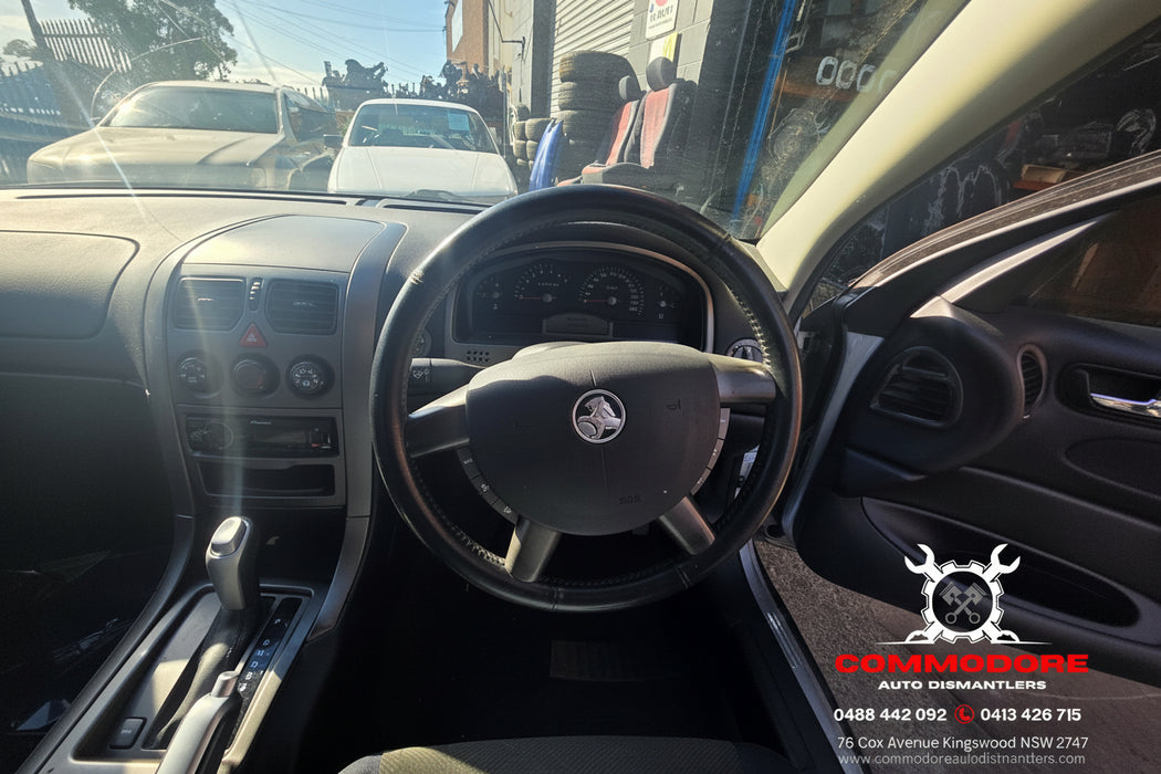 A304 - VZ Holden Commodore SEDAN - Blinker Stalk w/ Cruise