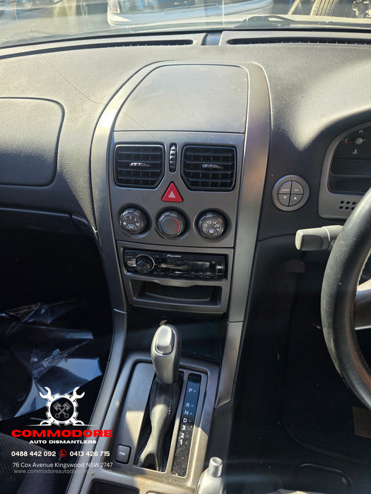 A304 - VZ Holden Commodore SEDAN - Climate Control Panel