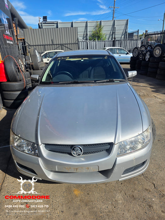 A304 - VZ Holden Commodore SEDAN - Front Bar w/ Upper Grille GENUINE - SILVER #470G