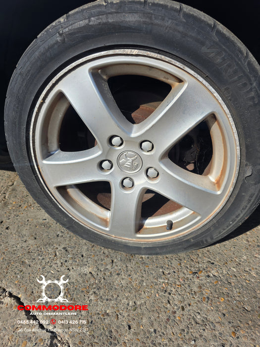 A304 - VZ Holden Commodore SEDAN - Wheel / Tyre 17" (4pc SET) 235 / 45ZR17