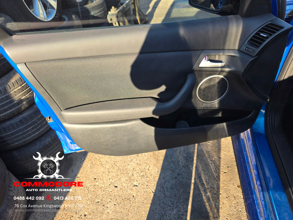 A310 - VE Holden Commodore UTE SV6, Manual 257,XXXkms Paint Code #608R Voodoo Blue