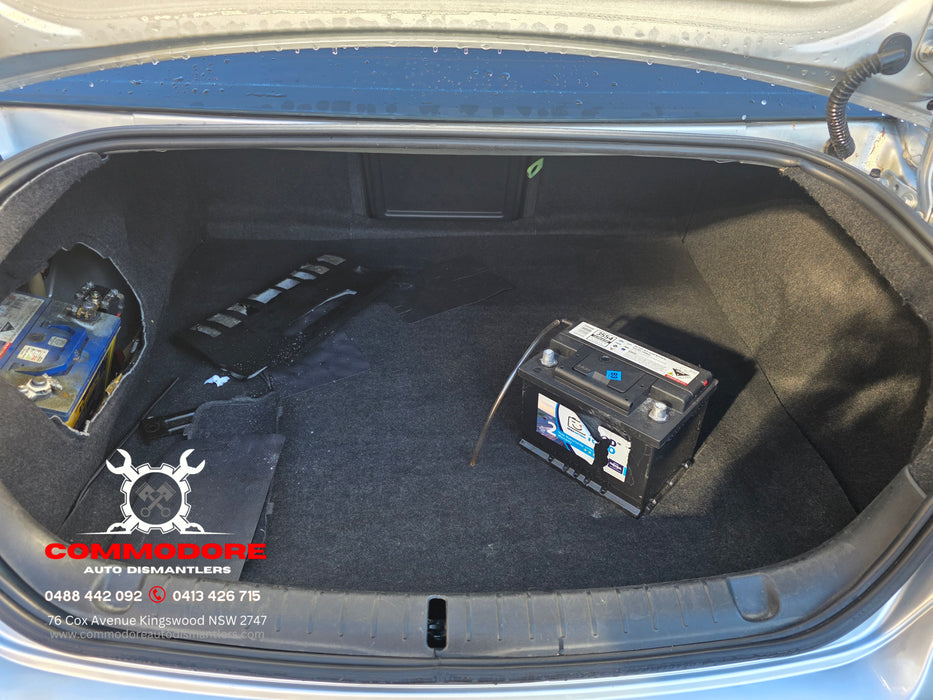 A311 - VE SV6 Holden Commodore Sedan Series I , Auto 214,XXXkms Paint Code #636R Nitrate Silver