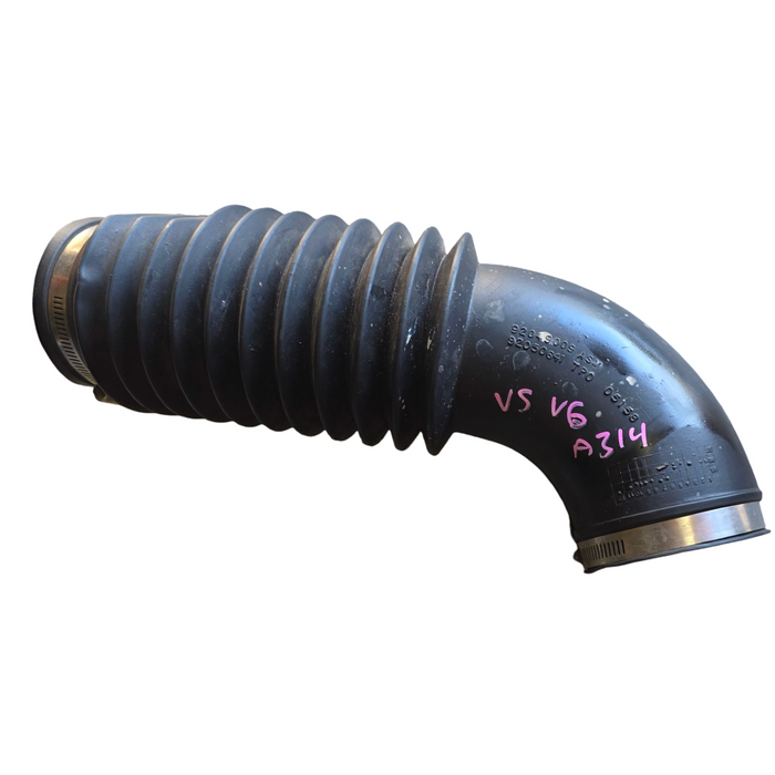 A314 - VS Holden Berlina - Air Intake Pipe V6 AUTO