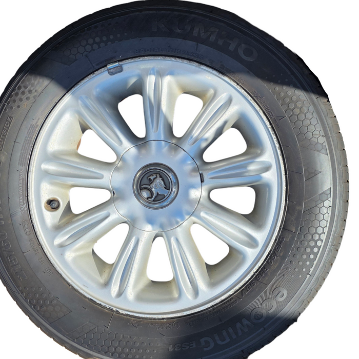 A314 - VT Holden Calais 16" Wheels/Tyres with Centre Caps (SET OF 4) 215/60R16 99H