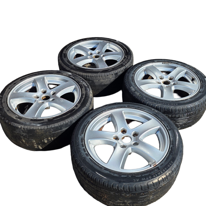 A314 - VX SS Holden Commodore - Wheels/Tyres 17" (SET OF 4) 235/45 R17