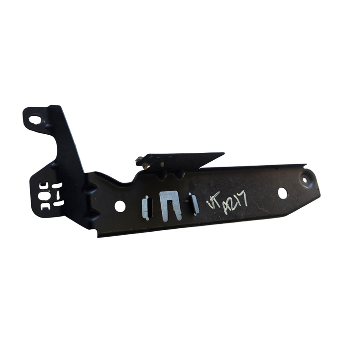 VT / VX  Holden Commodore  - Power Steer Reservoir Bracket