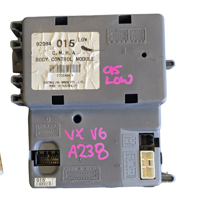 A238 - VX SII Holden Commodore - Computer set (BCM)  P/N: 015 LOW / (ECU) S/N: 09356445 w/ Fob