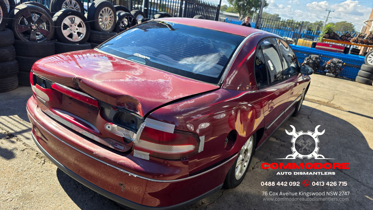 A315 - VT SERIES II Holden Commodore Sedan - Numberplate Light Housing/Cover