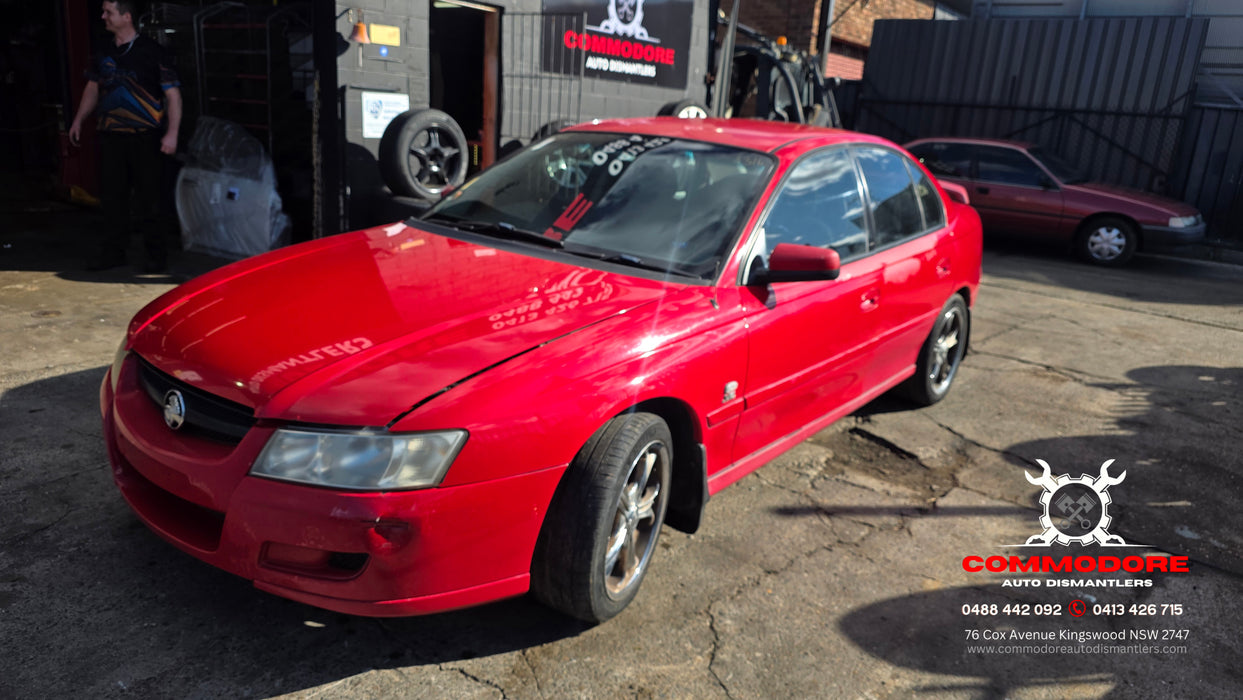 A316 - VZ Holden Commodore Sedan, Auto 512,XXXkms Paint Code #687F Sting Red