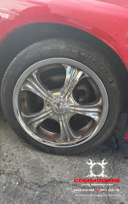 A316 - VZ Holden Commodore Sedan, Auto 512,XXXkms Paint Code #687F Sting Red