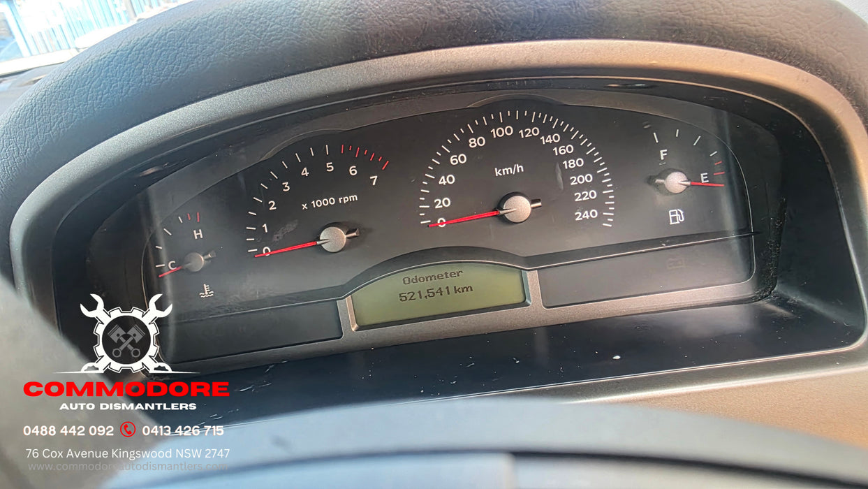 A316 - VZ Holden Commodore Sedan, Auto 512,XXXkms Paint Code #687F Sting Red