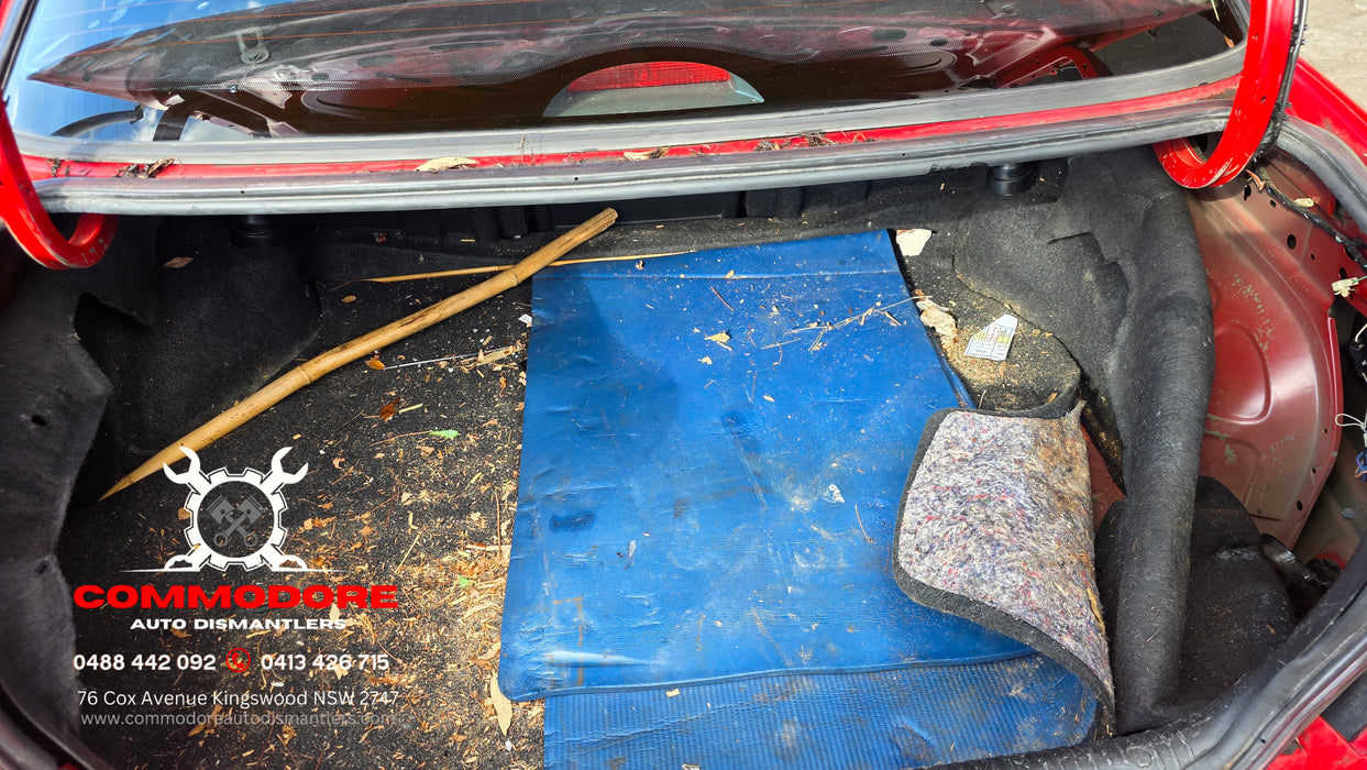 A316 - VZ Holden Commodore Sedan, Auto 512,XXXkms Paint Code #687F Sting Red