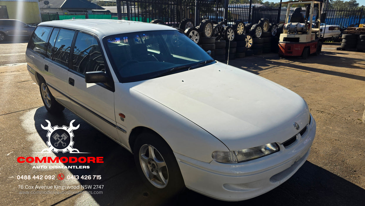 A317 - VS Holden Commodore Wagon Sedan, Auto 71,XXXkms Paint Code #J064 Herron White