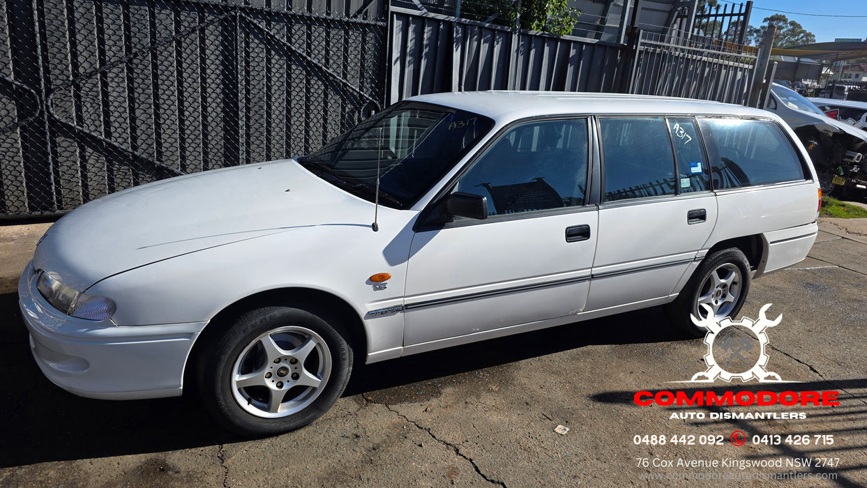 A317 - VS Holden Commodore Wagon Sedan, Auto 71,XXXkms Paint Code #J064 Herron White