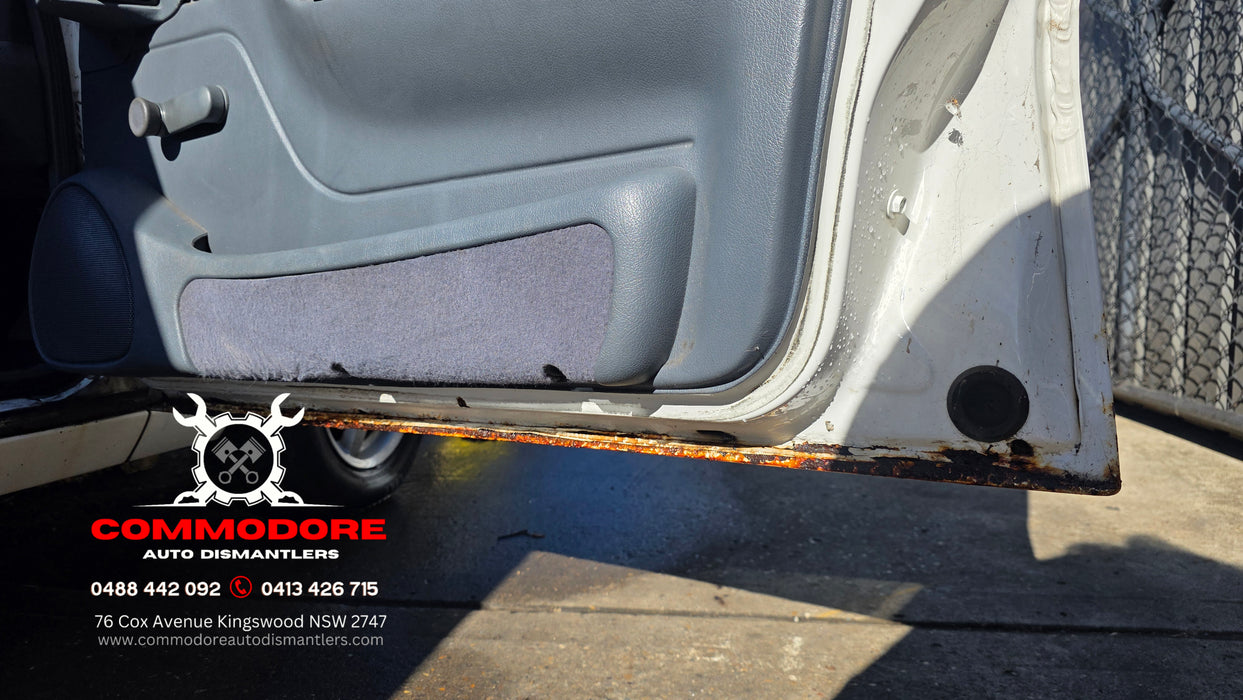 A317 - VS Holden Commodore Wagon Sedan, Auto 71,XXXkms Paint Code #J064 Herron White