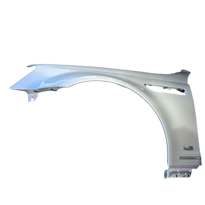 Da2017 - WM/WN Holden Statesman / Caprice- Passenger Front Guard with chrome trim - Nitrate Silver #636R