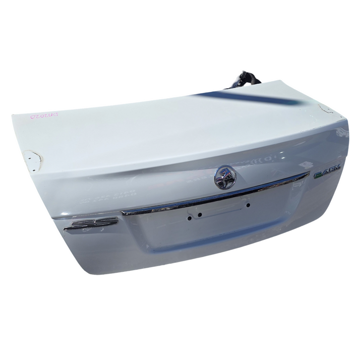Da2020 - VE Holden Commodore -  Bootlid w/ "SS" Badges & Chrome Trim - Herron White #J073