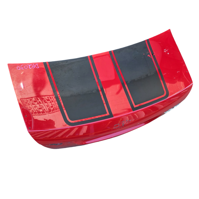 Da2030 - VE Holden Commodore Sedan -  Bootlid w/ Black Decal Sticker - Sting Red #687F