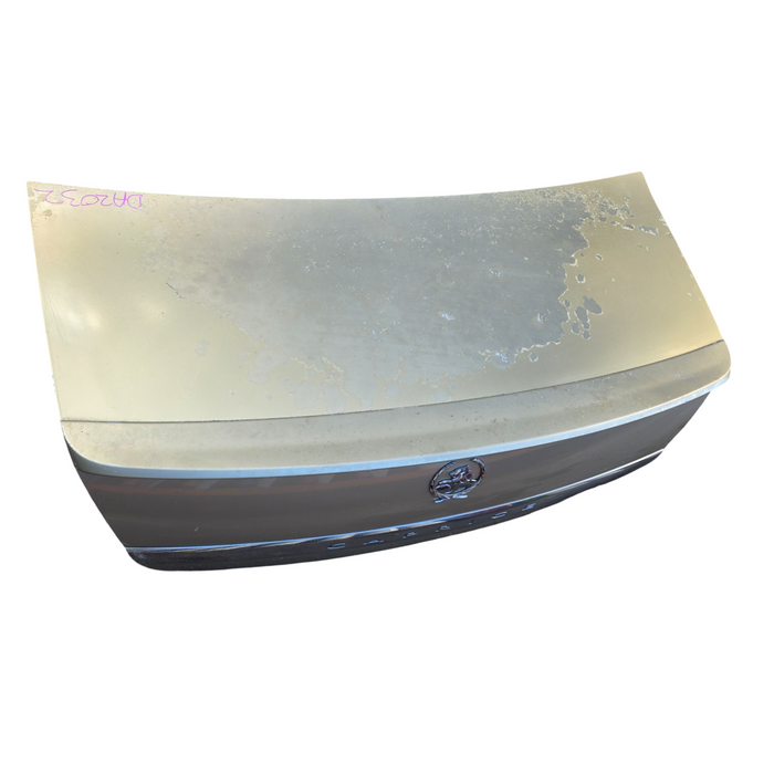 Da2032 - WM/WN Holden Caprice/Statesman -  Bootlid w/ Badges & Chrome Trim - Silvery Pearl Colour