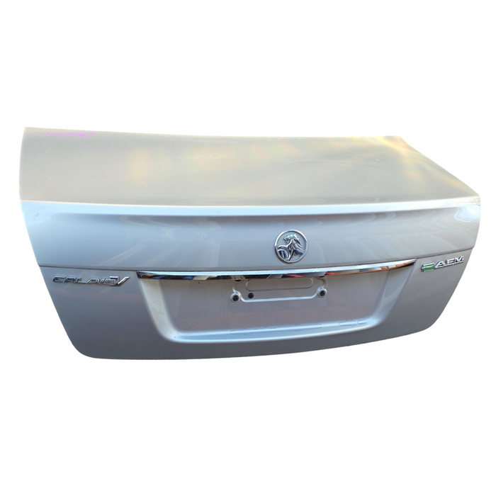 Da2039 - VE Holden Calais V Sedan -  Bootlid w/ "CALAIS V" Badges & Chrome Trim - Nitrate Silver #636R