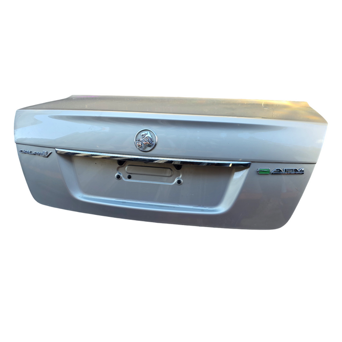 Da2039 - VE Holden Calais V Sedan -  Bootlid w/ "CALAIS V" Badges & Chrome Trim - Nitrate Silver #636R