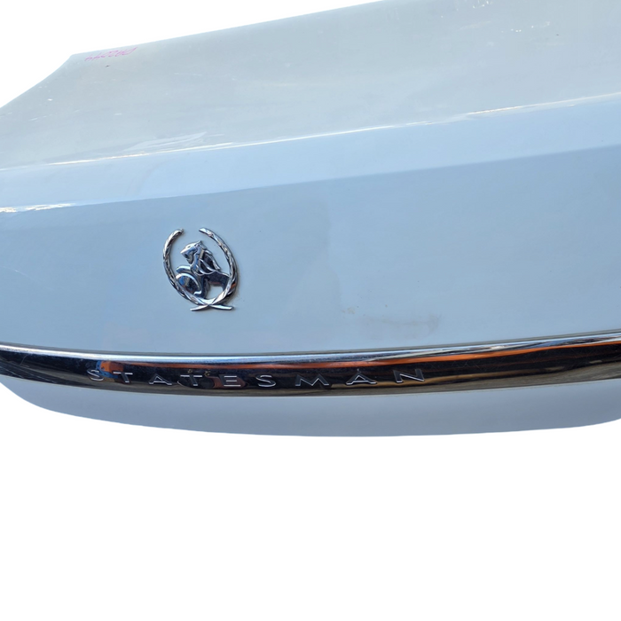 Da2044 - WM/WN Holden Caprice/Statesman -  Bootlid w/ Badges & Chrome Trim - Herron White #J073