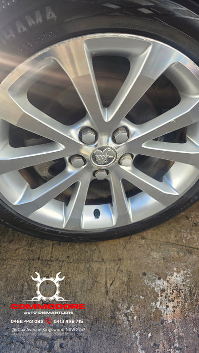 A325 - VE Holden Calais V, 2008 V6 LY7, 5 Speed Auto M82 238,XXXkms Paint Code #348N NICKLE METALLIC