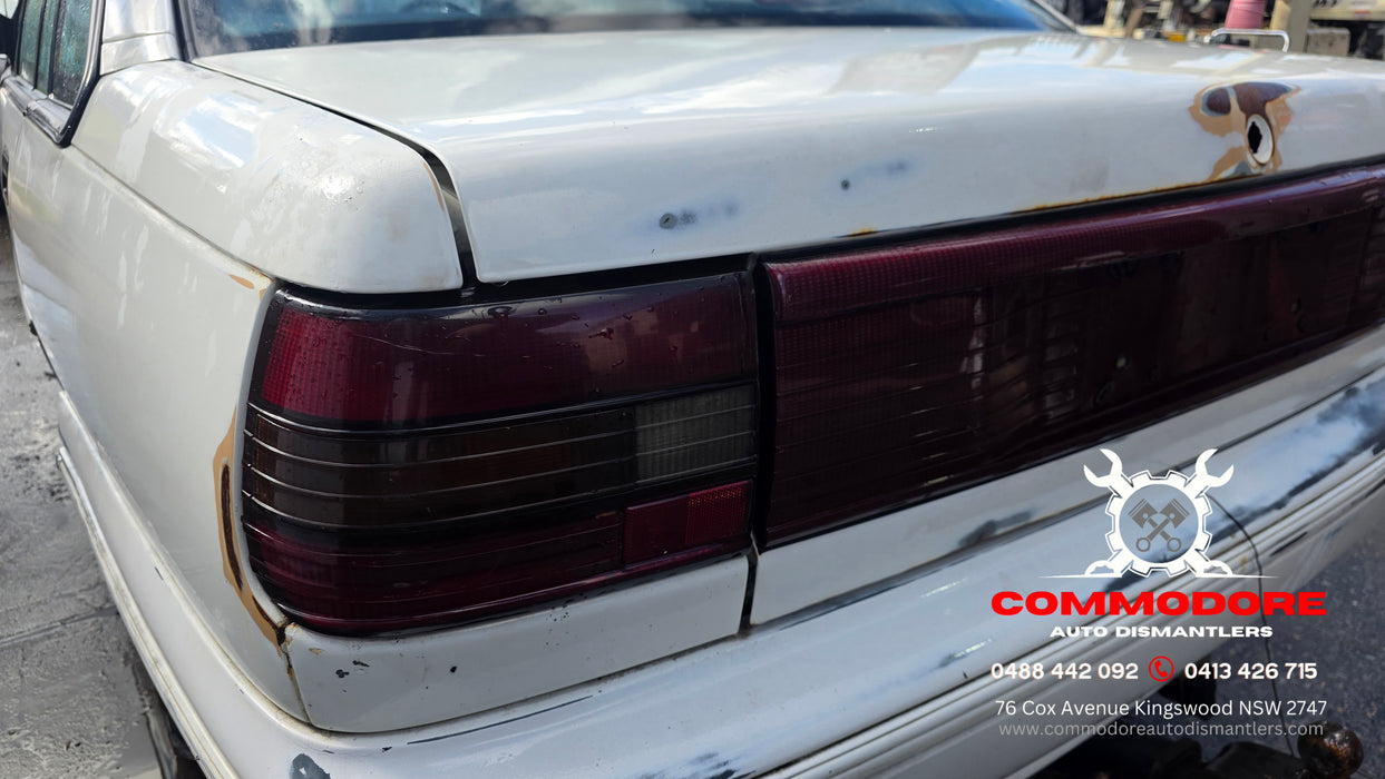 A331 - April 1993 VP Holden Commodore Berlina Sedan V6, Auto White 174,XXXkms