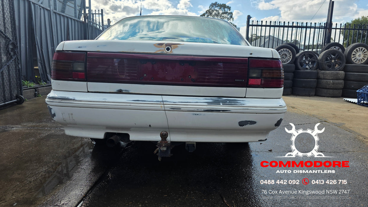 A331 - April 1993 VP Holden Commodore Berlina Sedan V6, Auto White 174,XXXkms
