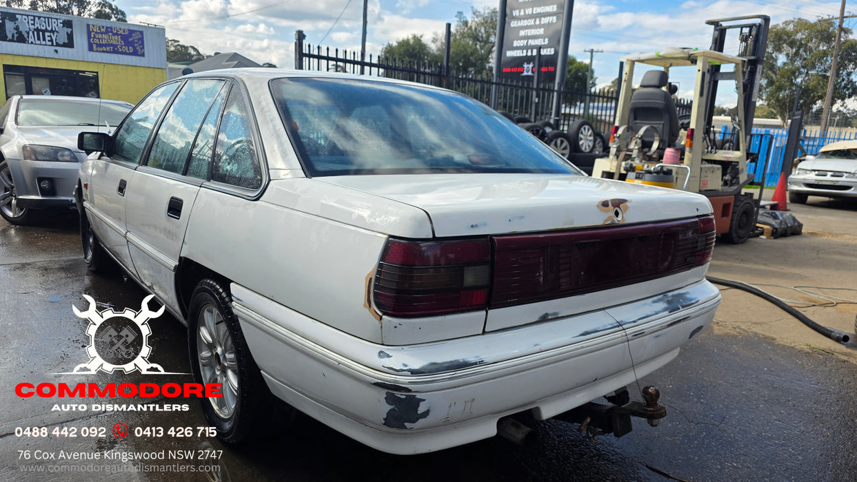 A331 - April 1993 VP Holden Commodore Berlina Sedan V6, Auto White 174,XXXkms