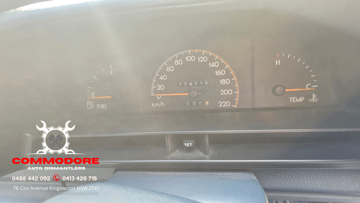 A331 - April 1993 VP Holden Commodore Berlina Sedan V6, Auto White 174,XXXkms