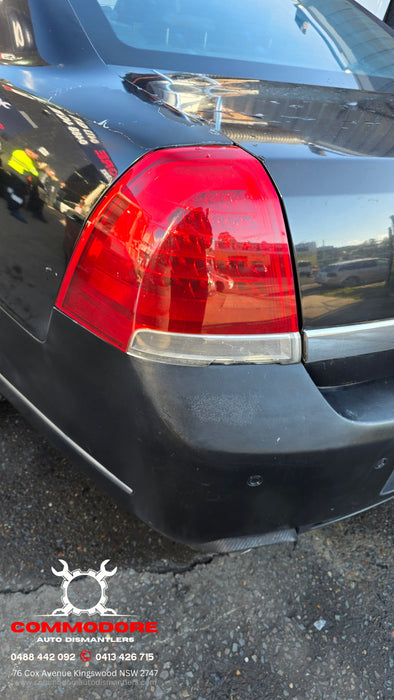 A332 - WM Holden Caprice - V6 LY7, Auto M82, Paint Code #690F Phantom Black
