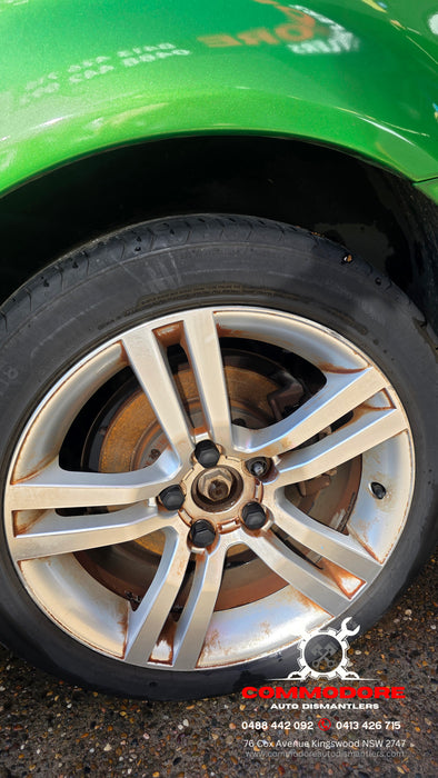 A333 - VE Holden Commodore SV6 Series I Sedan - Atomic Green #609R