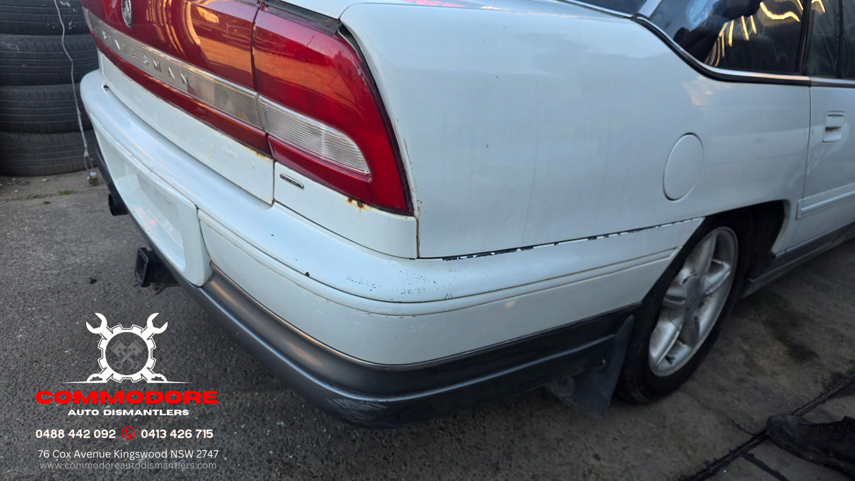 A334 - VS Holden Statesman Sedan Alaskan White V6 Auto 296,XXXkms