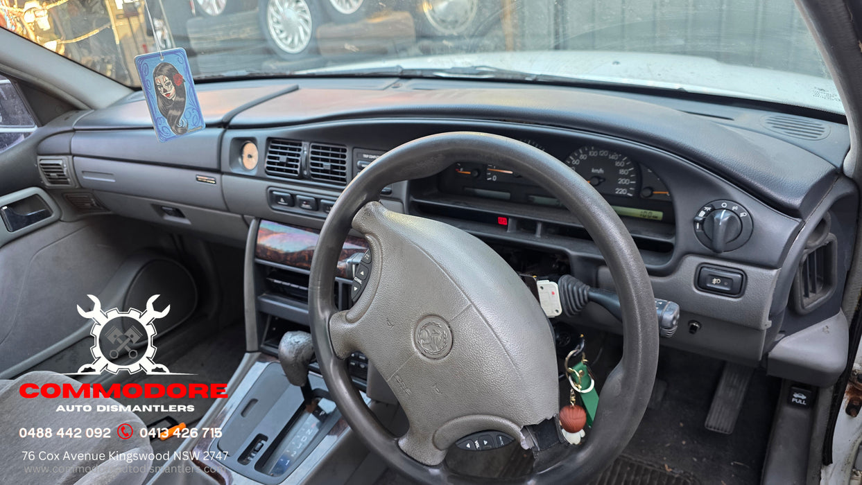 A334 - VS Holden Statesman Sedan Alaskan White V6 Auto 296,XXXkms