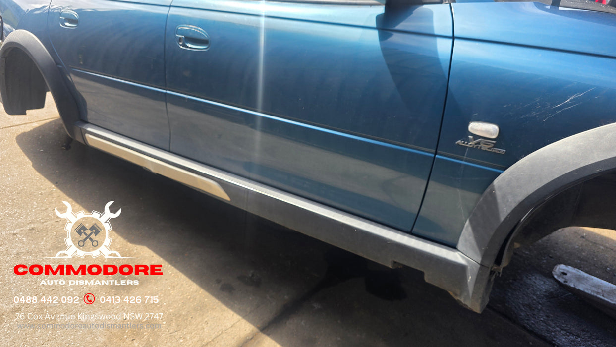 A338 - VZ Holden Adventra Wagon V6 Auto Bermuda Blue #946J