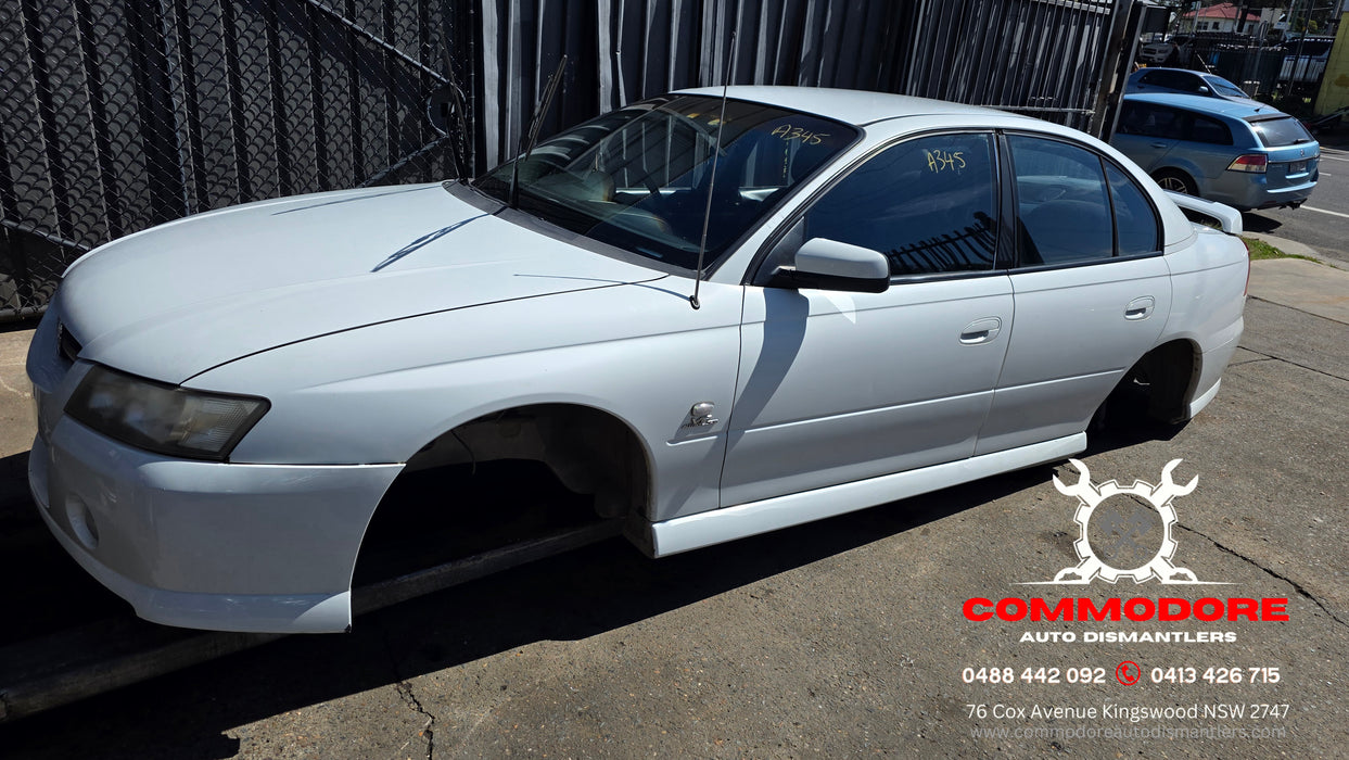 A345 - VZ Holden Commodore SV6 Sedan - Herron White #679F