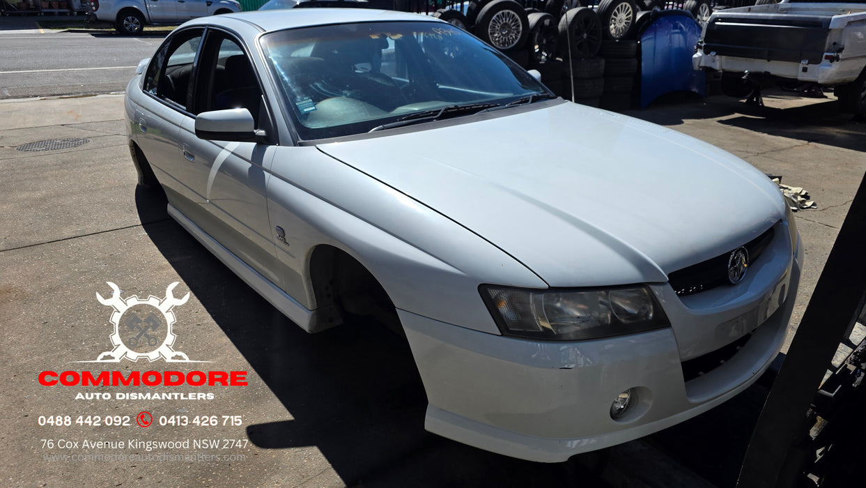 A345 - VZ Holden Commodore SV6 Sedan - Herron White #679F
