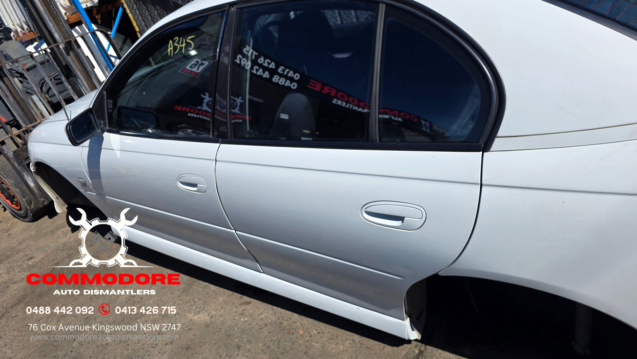 A345 - VZ Holden Commodore SV6 Sedan - Herron White #679F