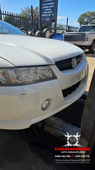 A345 - VZ Holden Commodore SV6 Sedan - Herron White #679F