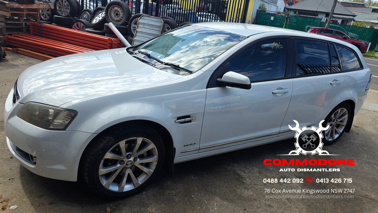 A346 - VE Holden Calais V Wagon - Herron White #679F 282,XXXkms