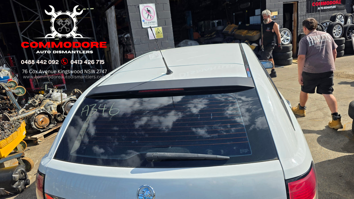 A346 - VE Holden Calais V Wagon - Herron White #679F 282,XXXkms