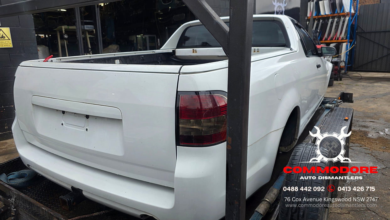A347 - VE SV6 Holden Commodore Utility - V6 LY7, 4 Speed Auto M30 Heron white #679F