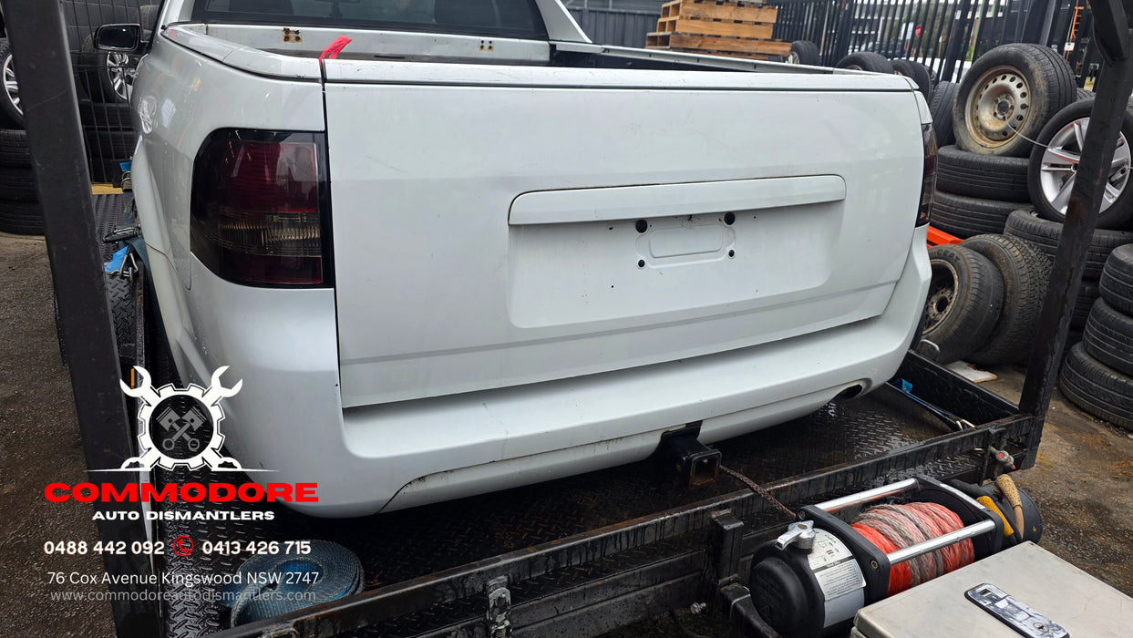 A347 - VE SV6 Holden Commodore Utility - V6 LY7, 4 Speed Auto M30 Heron white #679F