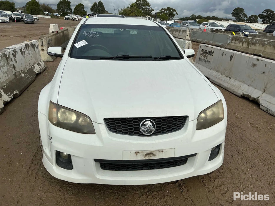 da3-041 VE Holden Commodore Series II - DRIVERS Side Fog Light Bezel